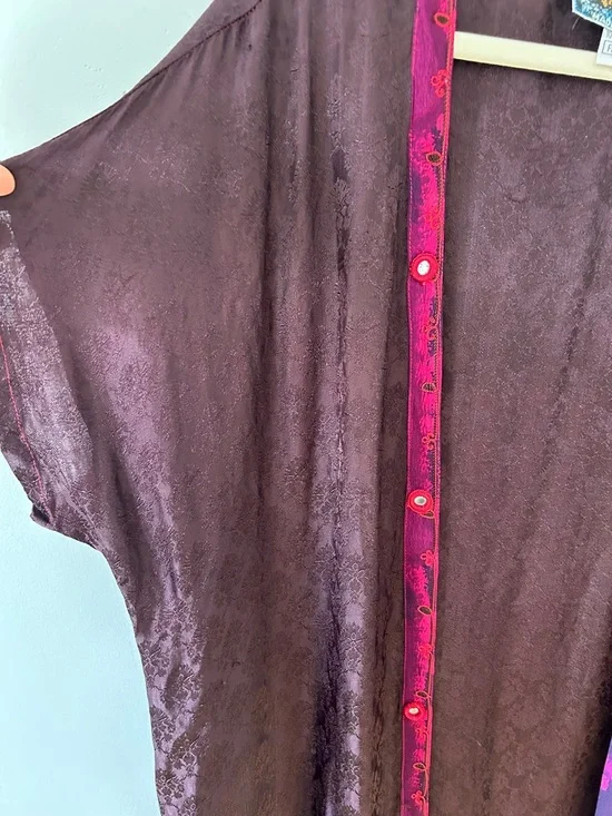 Tienda Ho Kimono Magenta/Burgundy India Print Boho Festival Open Front Duster - Picture 4 of 16